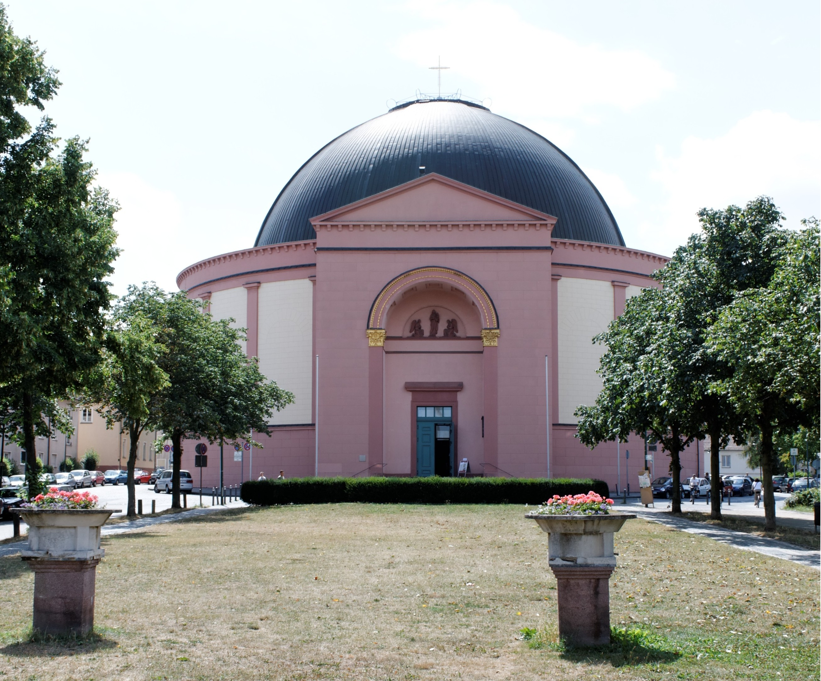 Die Kuppelkirche St. Ludwig in Darmstadt mit ihrer großen Kuppel